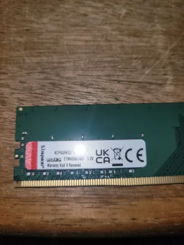 Vendo 2 pentes memória ddr4 16gb cada 3200mhz para PC!