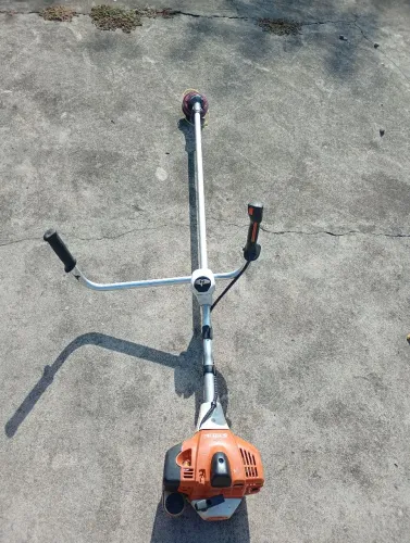 Roçadeira Stihl FS 221