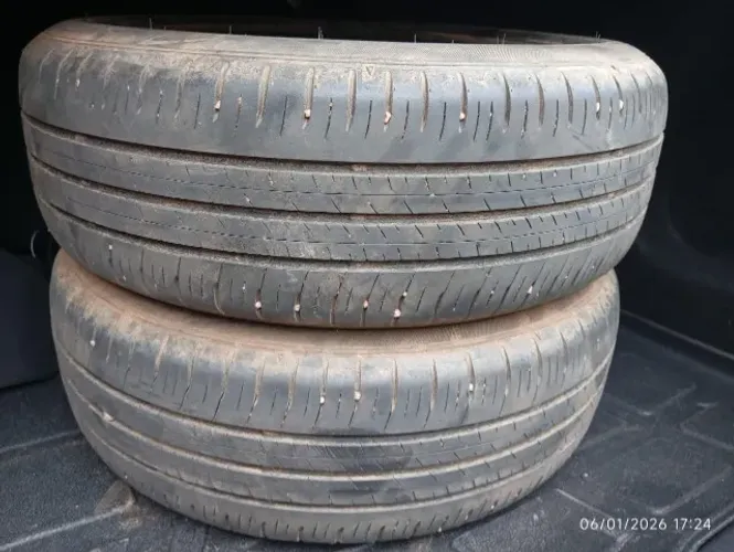 Par de Pneu Dunlop 185/60 R15 semi-novo 