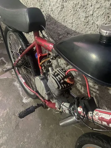 Vendo ou troco só o motor 80cc . Novo só pegar e usar