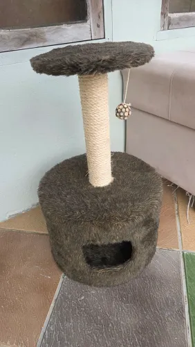 Casinha pra gato com arranhador