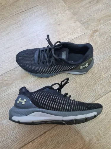 Tênis Under Armour Charged Skyline 2 Num 40