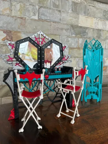 penteadeira monster high
