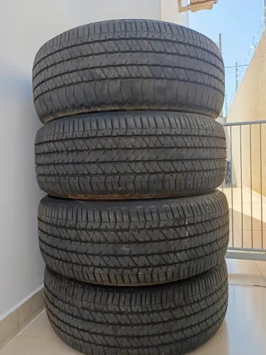 Pneus Bridgestone Dueler H/T - 265/60R18