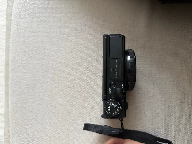 Canon G7X Mark III