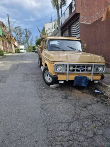 GM - Chevrolet D10