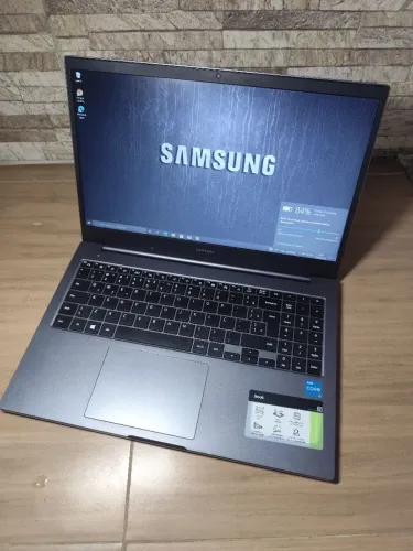 Notebook Samsung i3 de 11 geração - SSD NVMe 4.0 - placa de vídeo Intel
