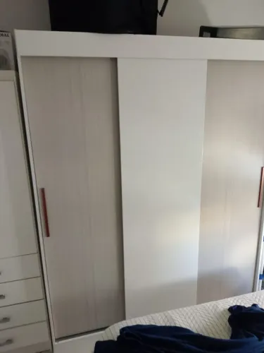 Guarda roupa desmontado