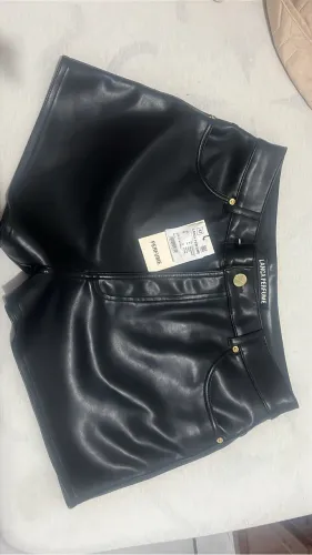 Short Preto De Couro
