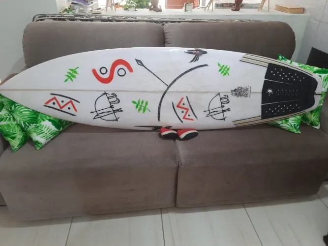 Prancha de Surf com Capa 5'9 18 3/4" 2 3/8" 27 litros