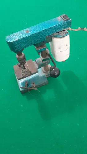 Mini furadeira bancada