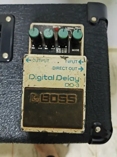 Pedal delay boss