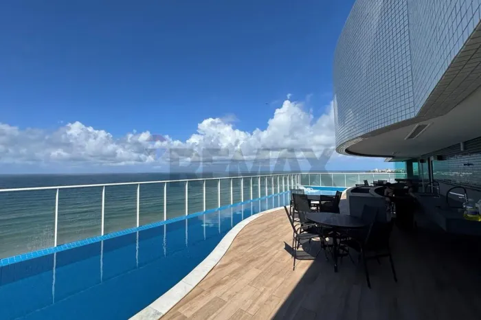 Studio de Alto Padrão com Vista para o Mar | Ideal para Morar ou Investir