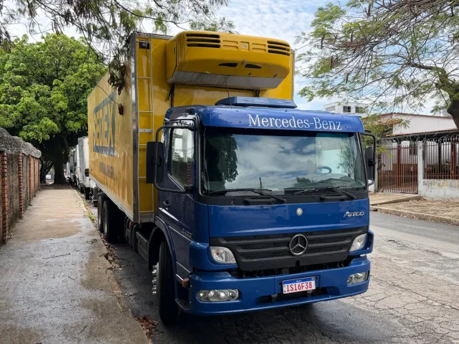 M.BENZ ATEGO 2428 REFRIGERADO 2011/2011