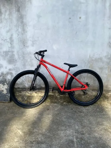 Bicicleta aro 29 caloi, peças shimano e gts, marcha v7, pneus balão, freios a disco ,aerea