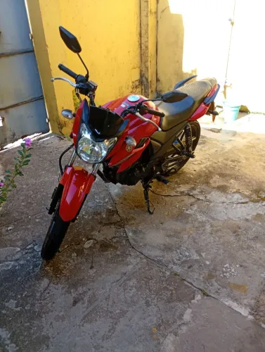Vendo moto fazer 150 licenciado com manual chave reserva único dono só pegar e andar top t