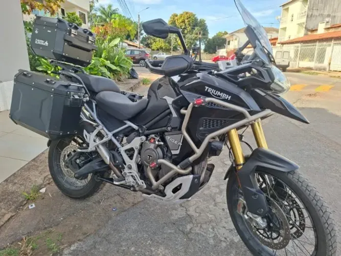 Triumph Tiger 1200 Rally Explorer - Pronta para qualquer destino