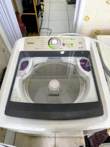 Vendo máquina de lavar Consul ,13 kg. Excelente oportunidade.