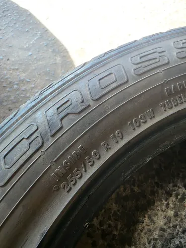 Pneu 255 50 R19