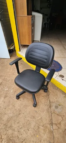 cadeira escritório giratória semi nova - entrego 