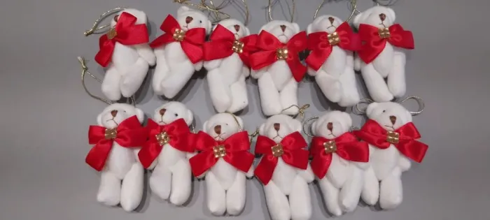 NATAL: 12 mini ursinhos brancos com lacinho vermelho - 7cm