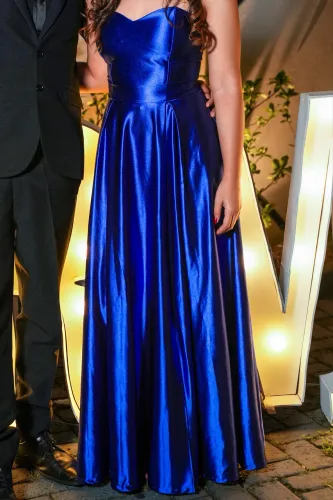 Vestido de festa azul royal