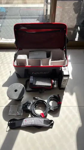 Aputure Light Storm C300d II LED 350W Profissional