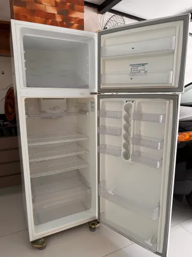 Geladeira Eletrolux Air Flow System DC48