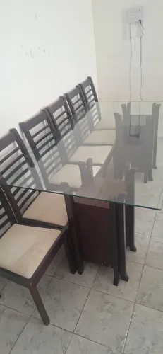Mesa de vidro com 6 cadeira 