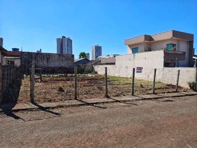 Terreno Centro 352m2 medidas 15x23,5 ótima localização  - Arapongas
