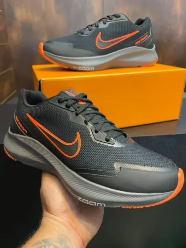 tênis esportivo 
