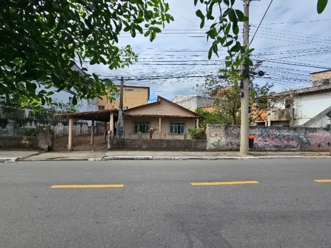 Área Terreno 435,00 M2 (área Construida 93,80 M2) Goiabeiras - Prox. Multivix - Goiabeiras
