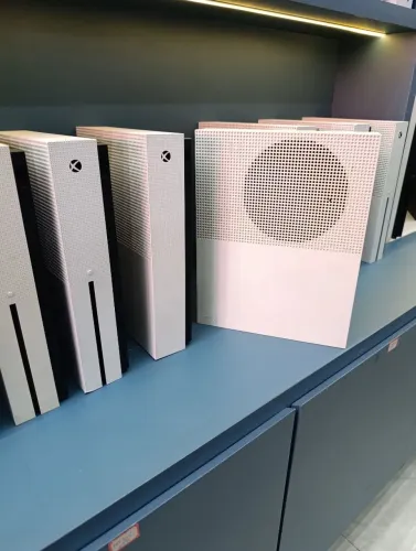 Xbox one S e Xbox one X disponível promoção guerra Games 
