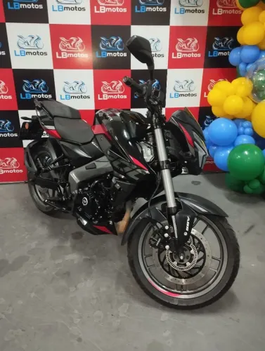 Dominar NS 200