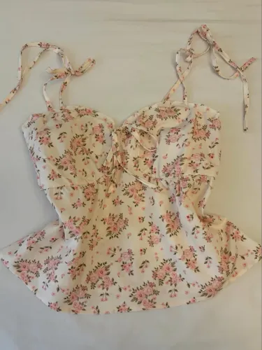BLUSINHA FLORAL COM ALÇAS AJUSTÁVEIS