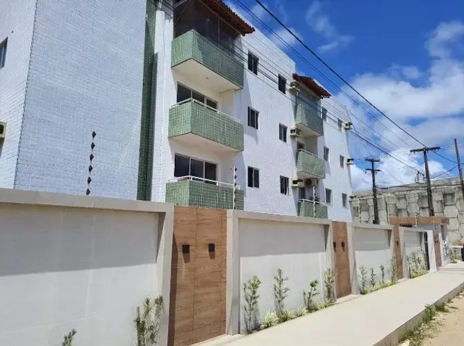 Ap reformado, porteira fechada, 2 qts, varanda, 56m², piscina e portão automático.