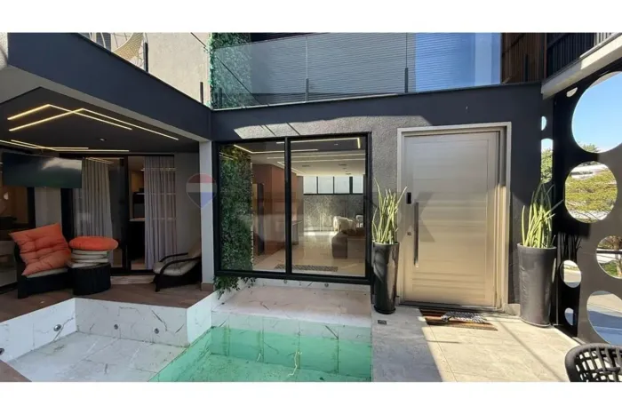 Casa de Luxo em Condomínio - Arujá, SP!