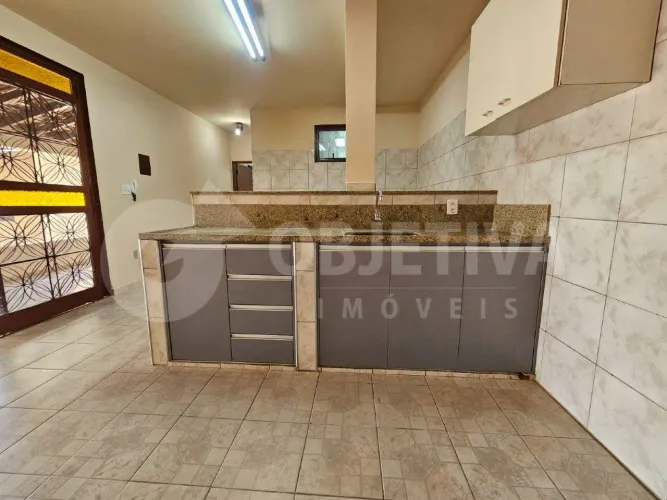 Casa para aluguel, 4 quartos, 1 suíte, 12 vagas, UMUARAMA - UBERLANDIA/MG