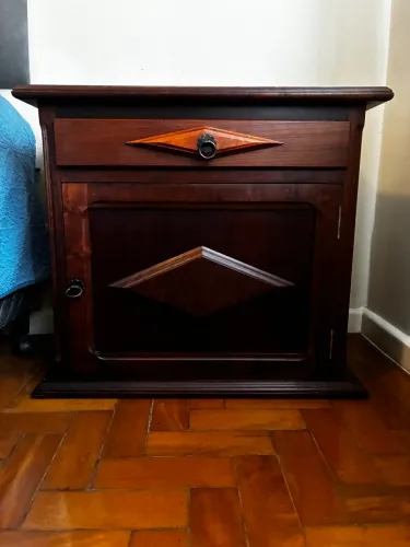 Mesa de Cabeceira colonial 