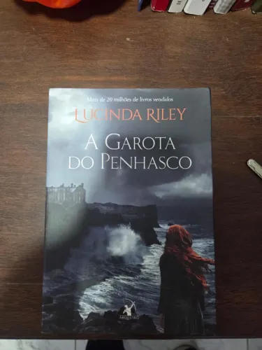 A Garota do Penhasco (Lucinda Riley)
