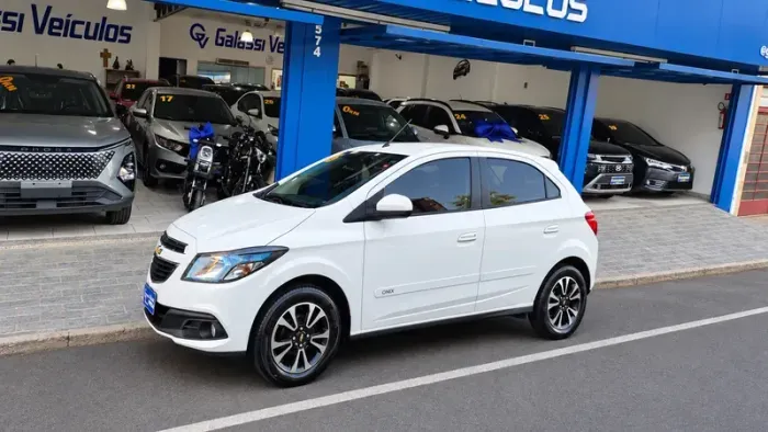 Chevrolet Onix Hatch LTZ 1.4 8V Flex Mec. 4P 2015