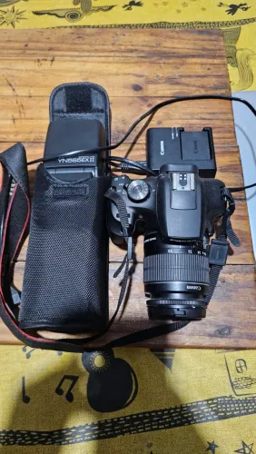 CANON T7I+ LENTE KIT 18-55 MM + FLASH YONGNUO YN565EX II