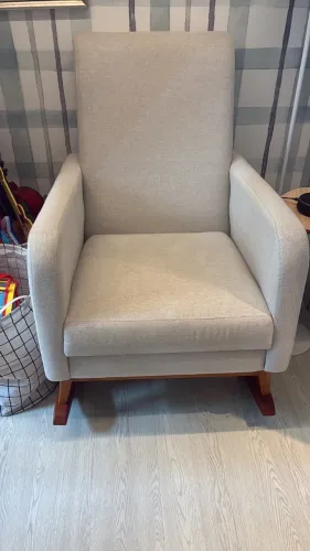 Vendo poltrona de amamentação novinha!