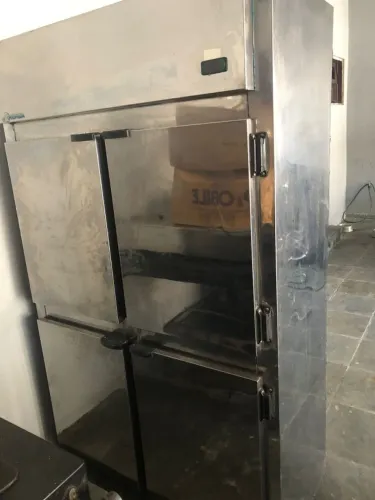 Geladeira Industrial (Kofisa / 4 portas) Vertical em Inox para Cozinha Profissional