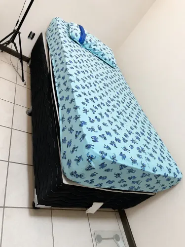Vendo cama box solteiro e cômoda 