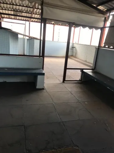 Prédio Comercial com 30 salas, acessibilidade e elevador no Centro