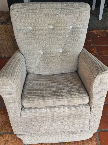 Poltrona de amamentação em linho