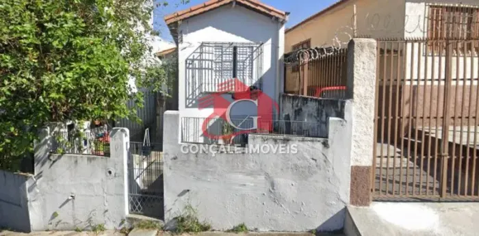 Charmosa Casa Térrea à Venda na Vila Gustavo - 1 Dormitório, Quintal e Próxima a Vias de A