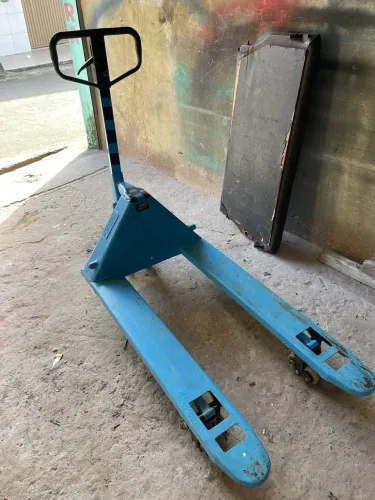 Paleteira manual paletrans 2.5T