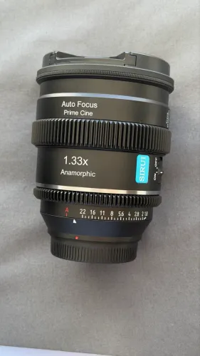Lente Prime Cine Sirui 20mm 1.33x Anamorfica
